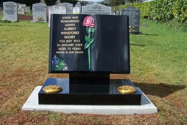 cemetary memorials (15)